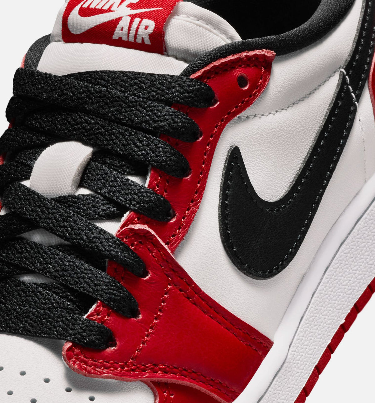 Air Jordan 1 Retro Low OG Chicago Grade School Sneakers